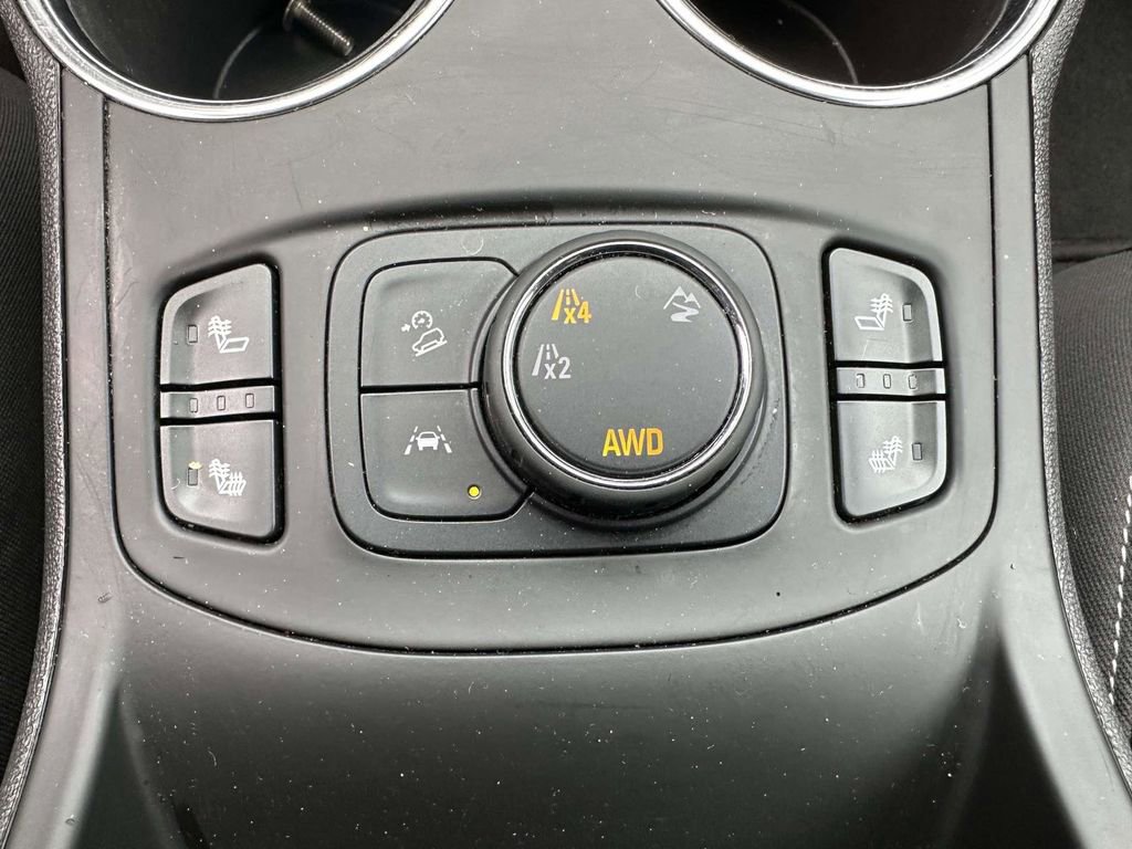 Used 2024 GMC Terrain SLT image 30