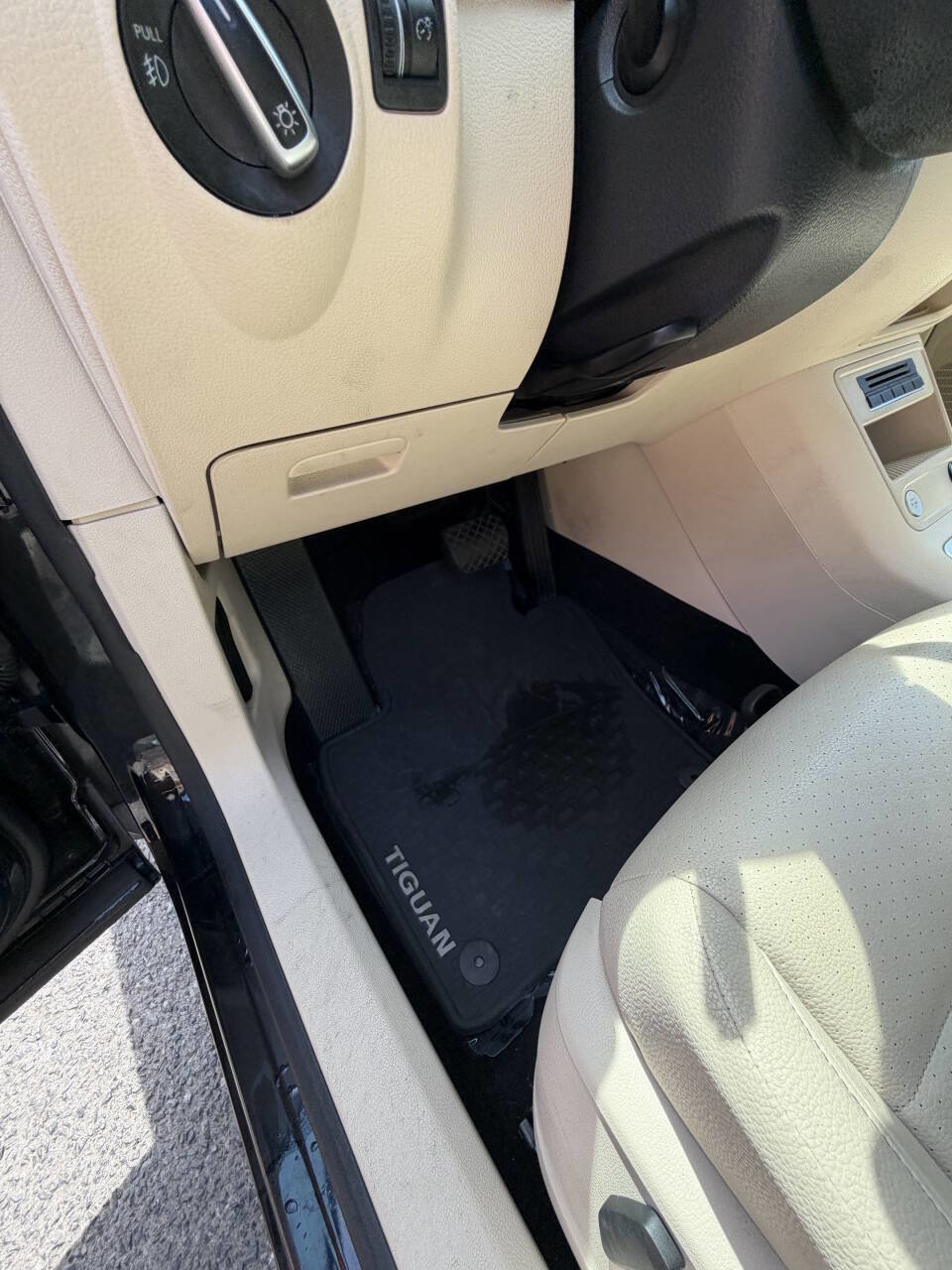 Used 2015 Volkswagen Tiguan SEL image 30