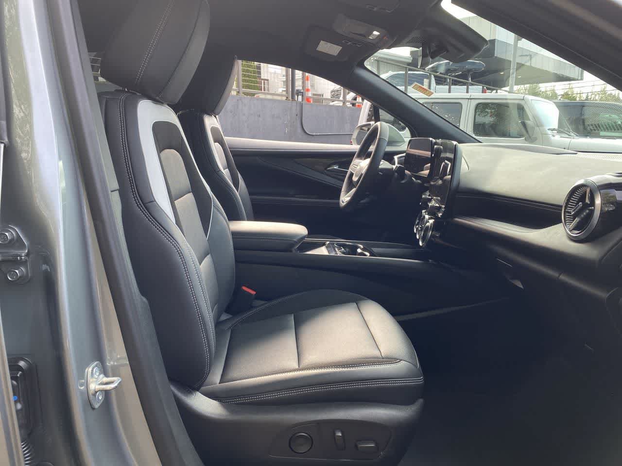 Used 2024 Chevrolet Blazer EV LT AWD/4WD image 18
