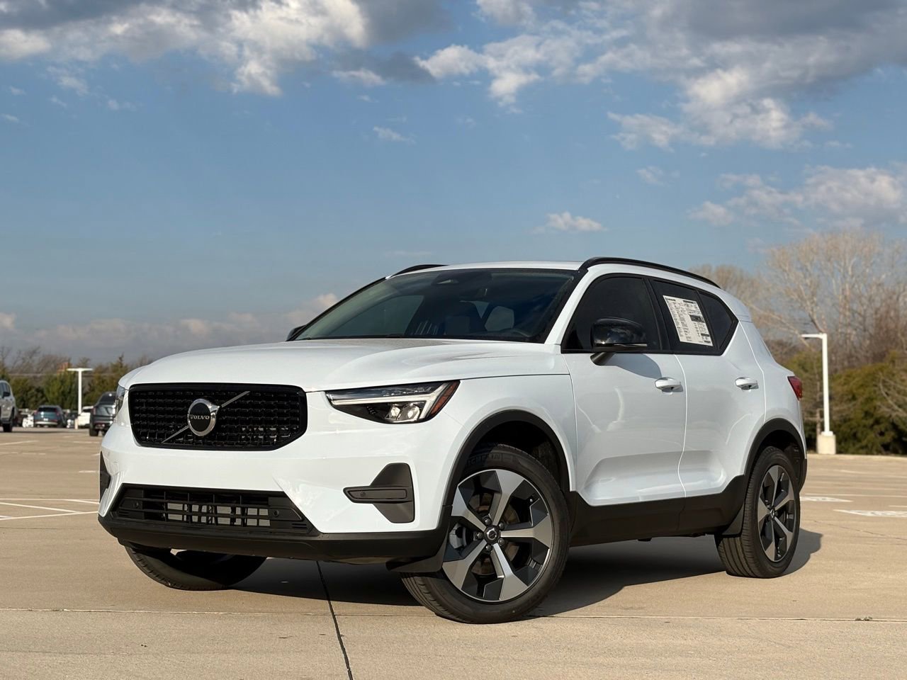 New 2026 Volvo XC40 B5 Core w/ Protection Package Premier image 2
