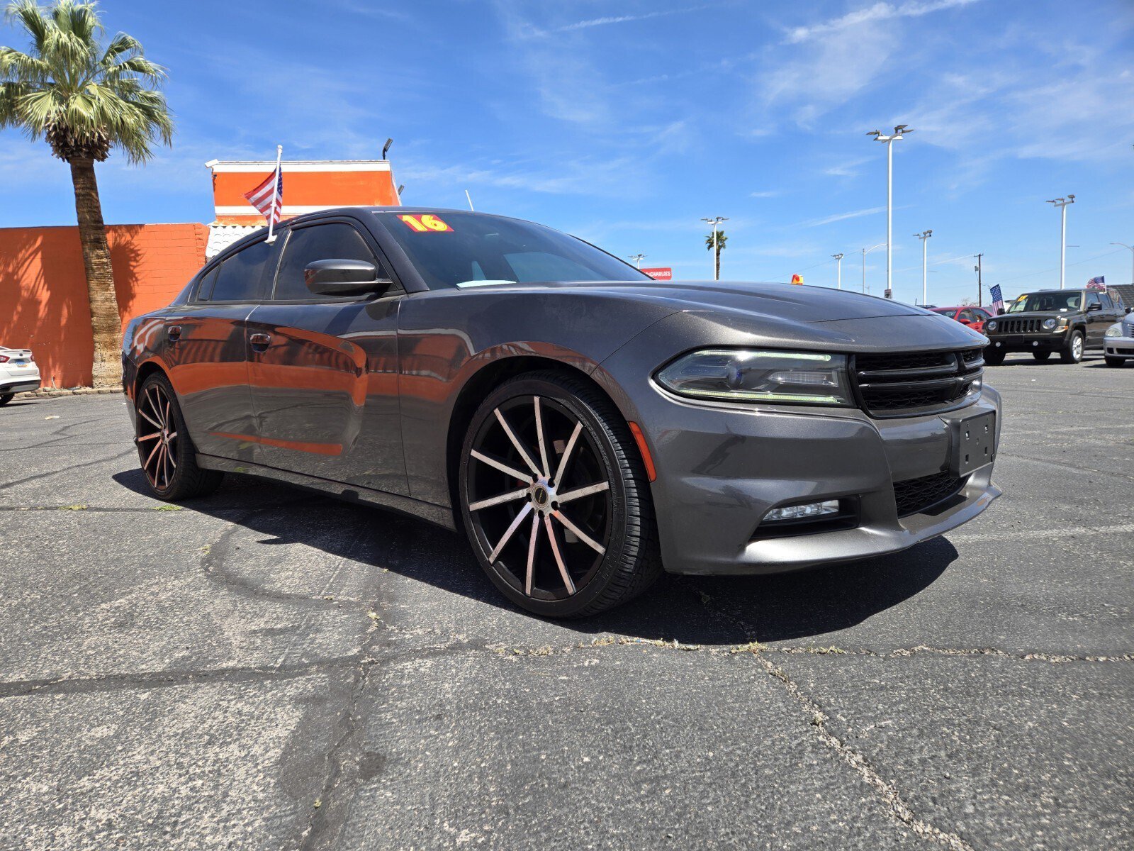 Used 2016 Dodge Charger SXT RWD image 4