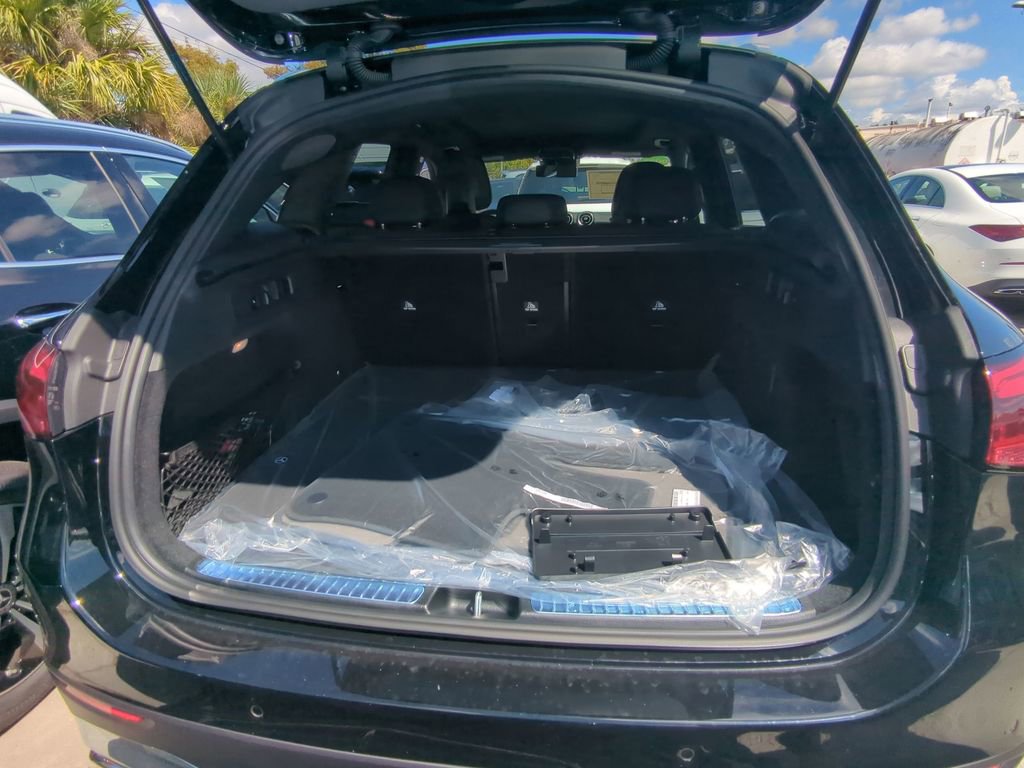 Used 2025 Mercedes-Benz GLC 300 image 24