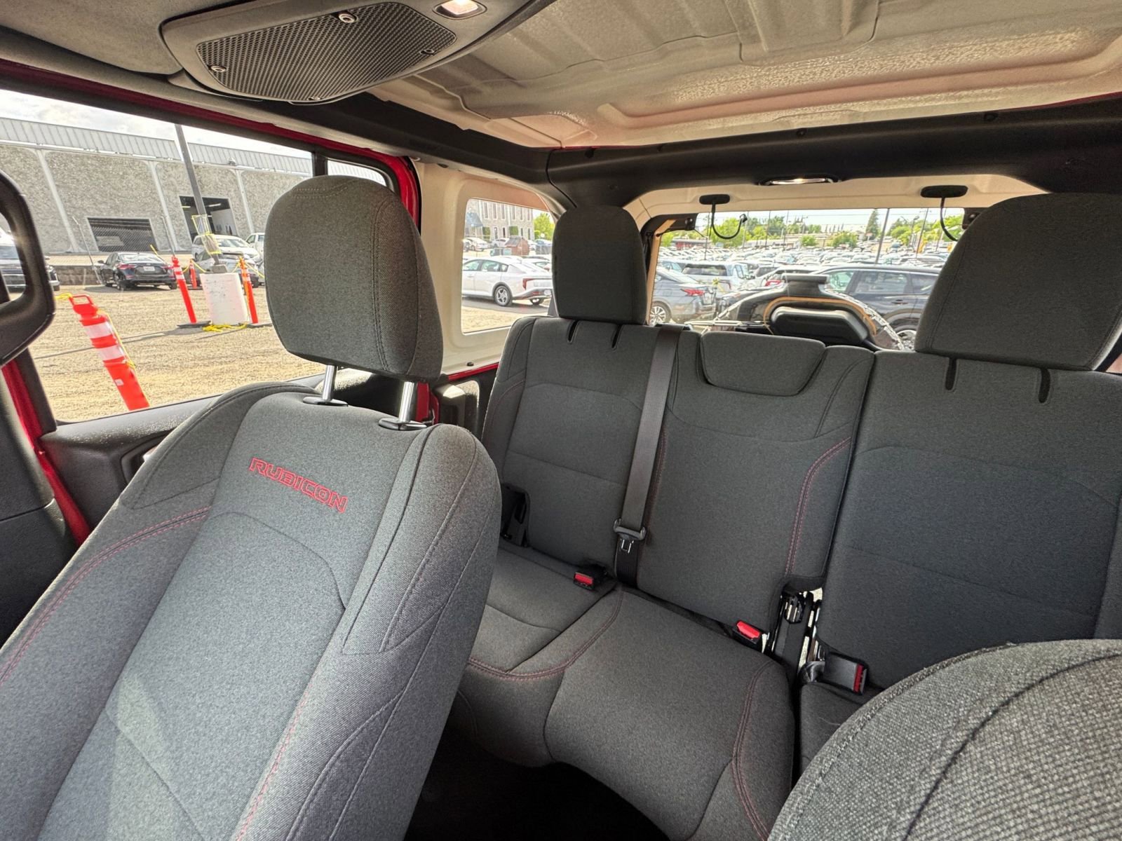 Used 2025 Jeep Wrangler Unlimited Rubicon image 38