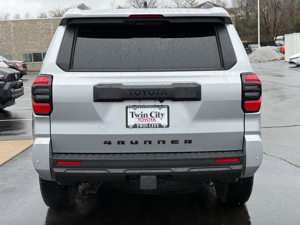 Certified 2025 Toyota 4Runner TRD Off-Road image 5
