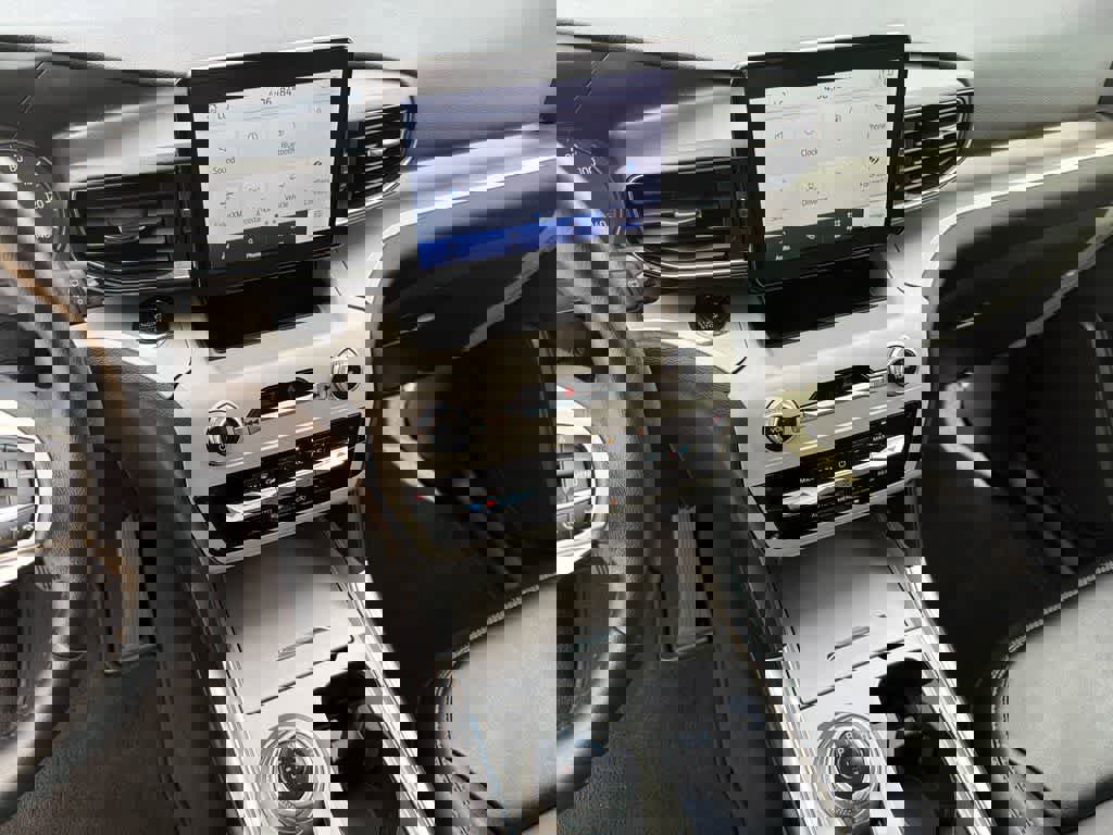 Used 2023 Ford Explorer XLT w/ Equipment Group 202A AWD/4WD image 25