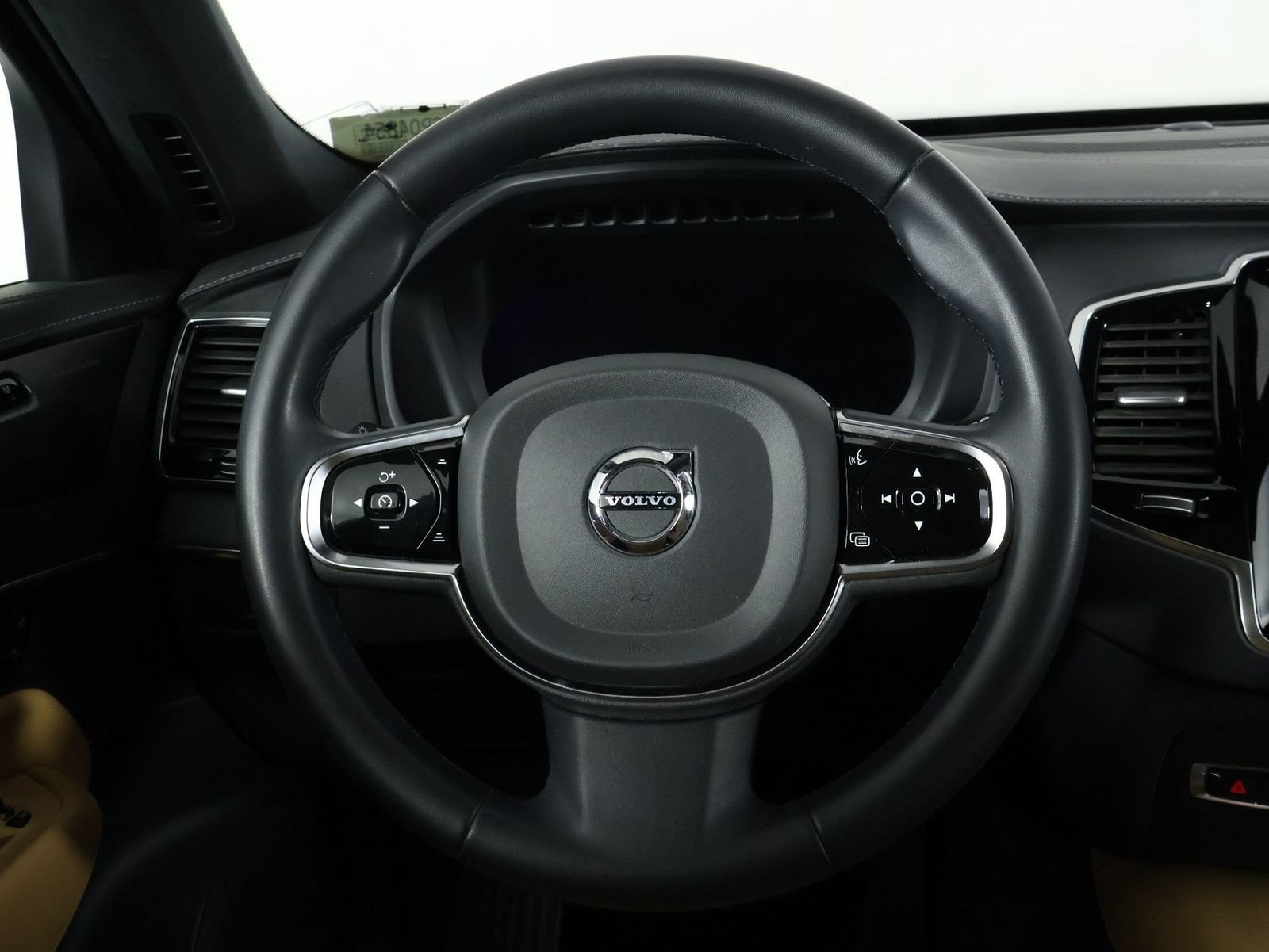 Used 2024 Volvo XC90 B6 Ultimate w/ Lounge Package AWD/4WD image 8