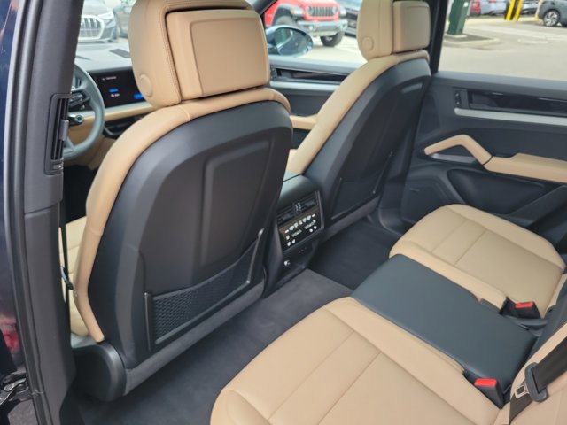Certified 2025 Porsche Cayenne image 18