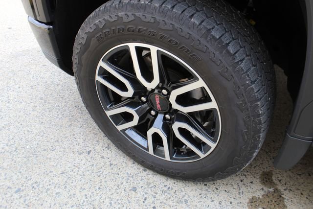 Used 2025 GMC Sierra 1500 AT4 w/ AT4 Premium Package AWD/4WD image 3