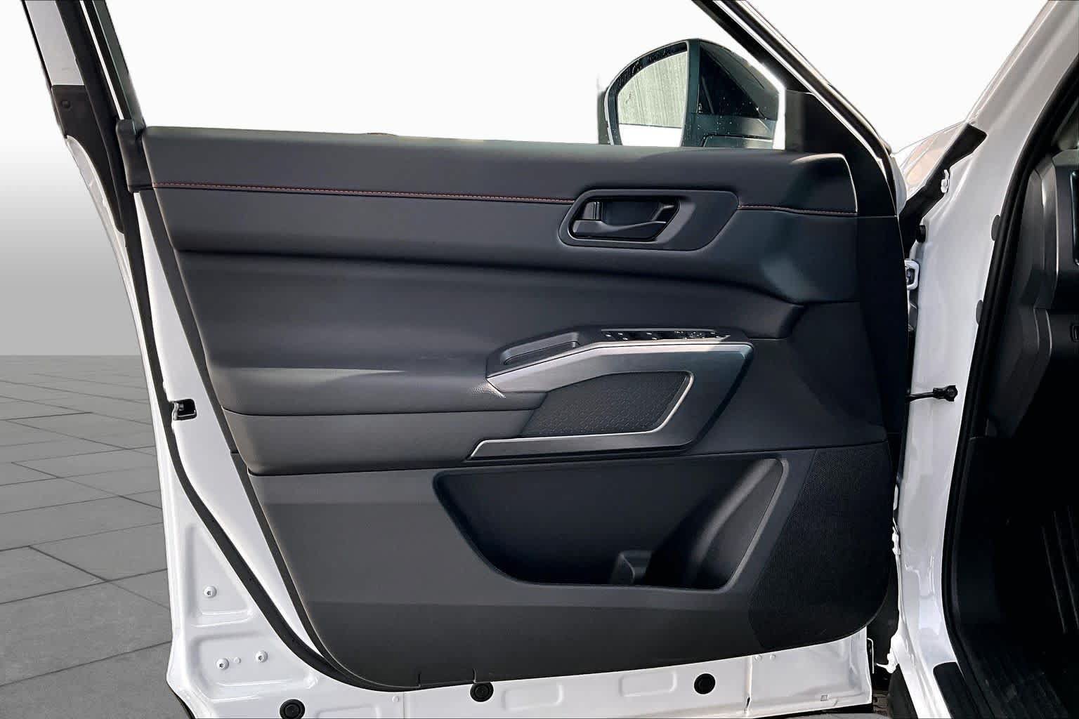 New 2026 Nissan Pathfinder Rock Creek AWD/4WD image 13