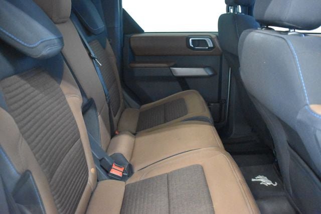 Used 2022 Ford Bronco Outer Banks AWD/4WD image 15