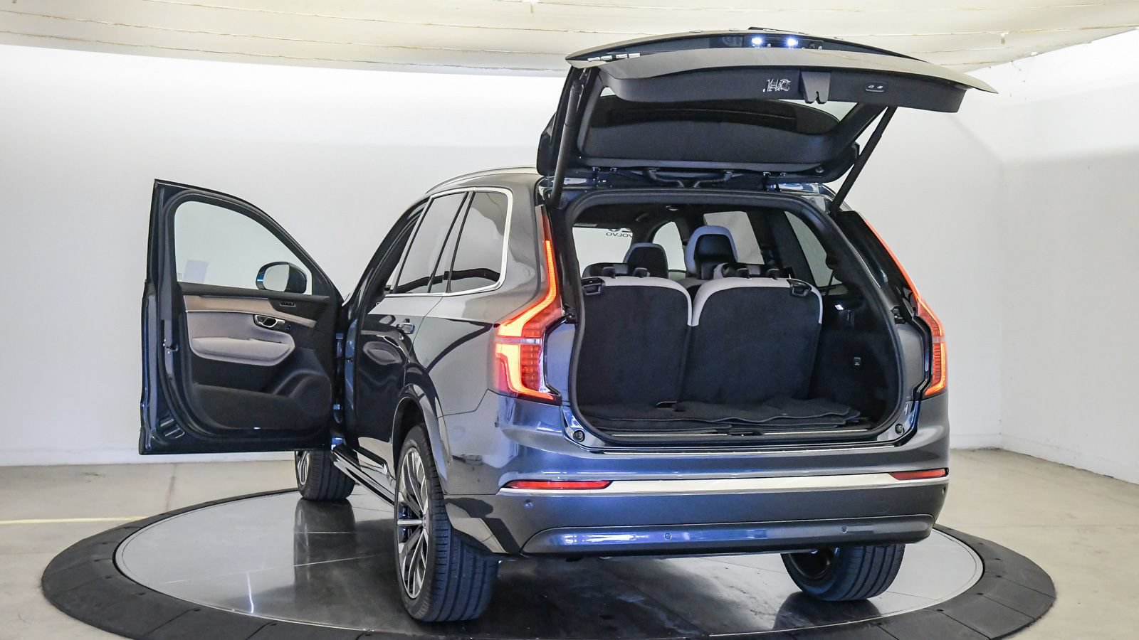 Certified 2026 Volvo XC90 B6 Plus w/ Protection Package AWD/4WD image 28