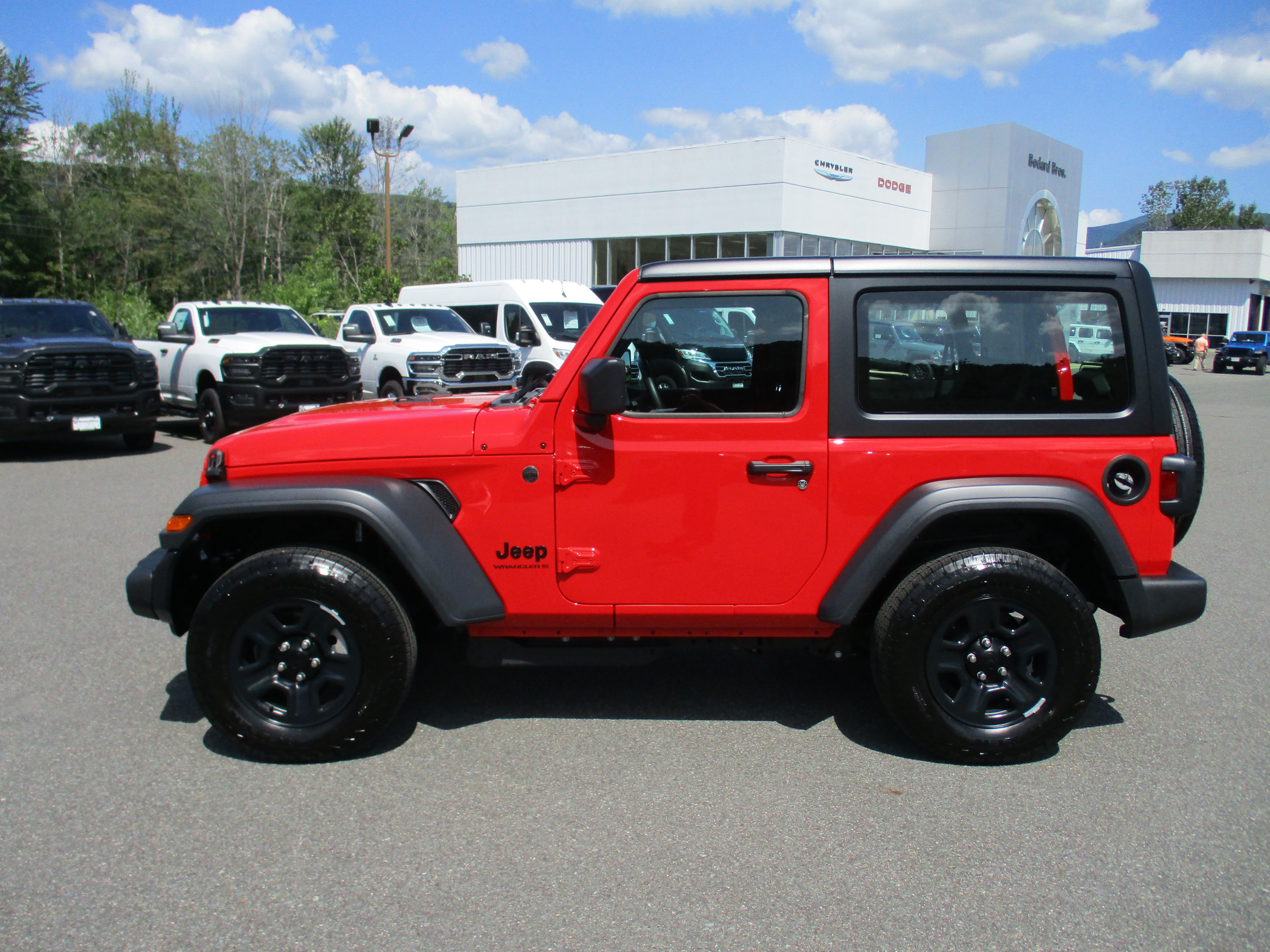 Certified 2026 Jeep Wrangler Sport AWD/4WD image 8