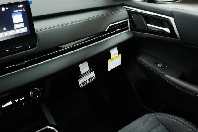 New 2026 Mitsubishi Outlander FWD image 21