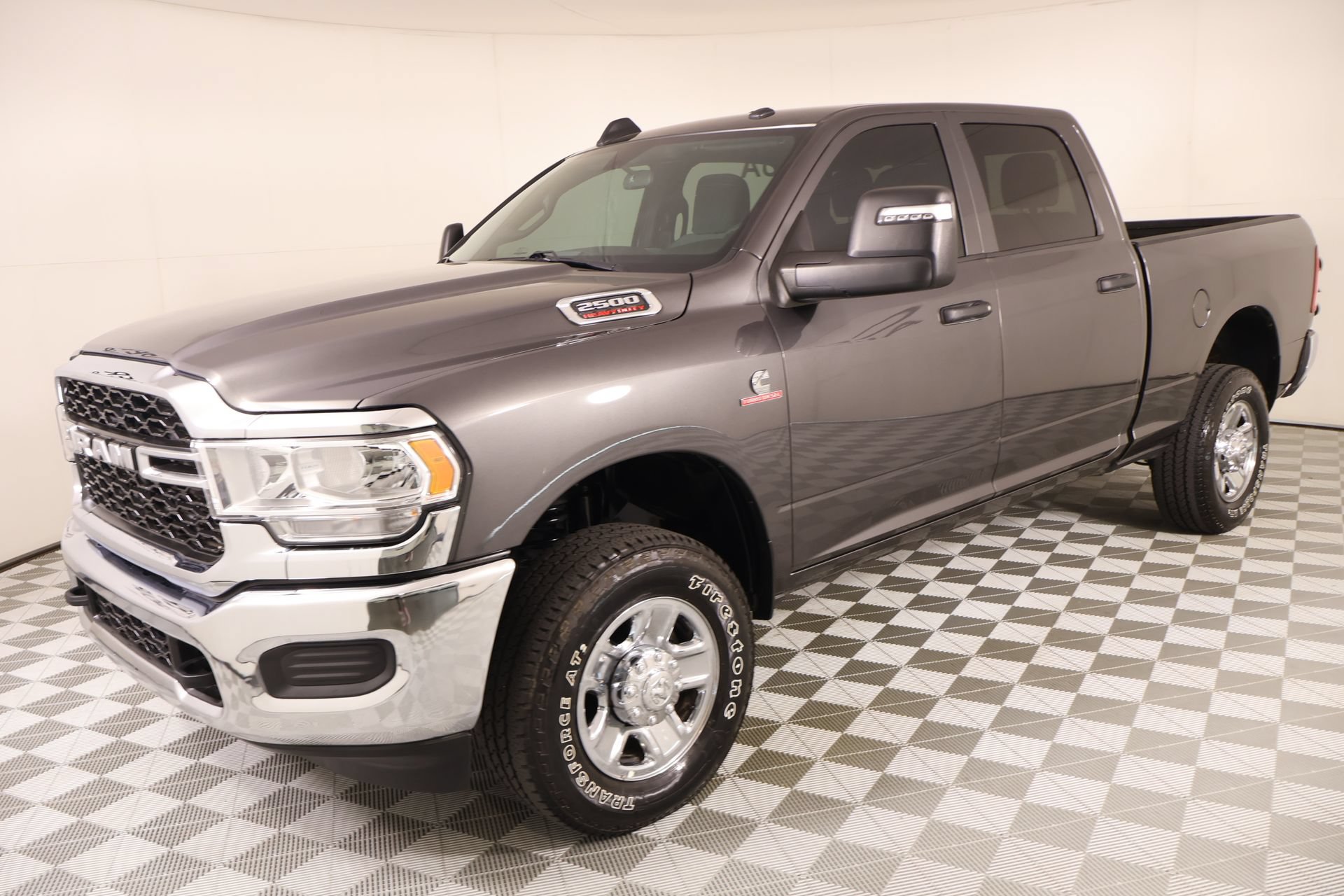 Used 2024 RAM 2500 Tradesman w/ Chrome Appearance Group AWD/4WD image 9