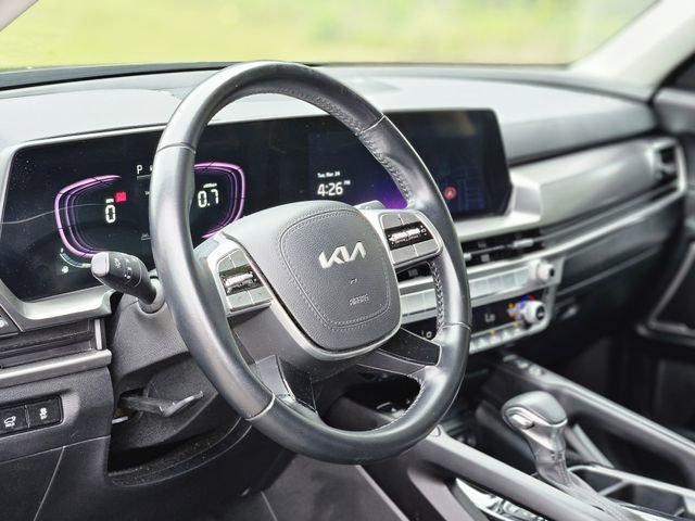 Used 2025 Kia Telluride S image 12