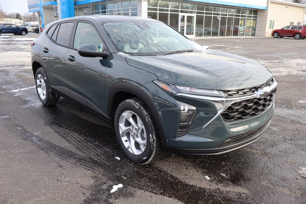 New 2026 Chevrolet Trax LS w/ LS Convenience Package image 2
