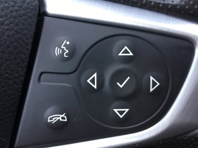 Used 2024 GMC Terrain SLE image 11