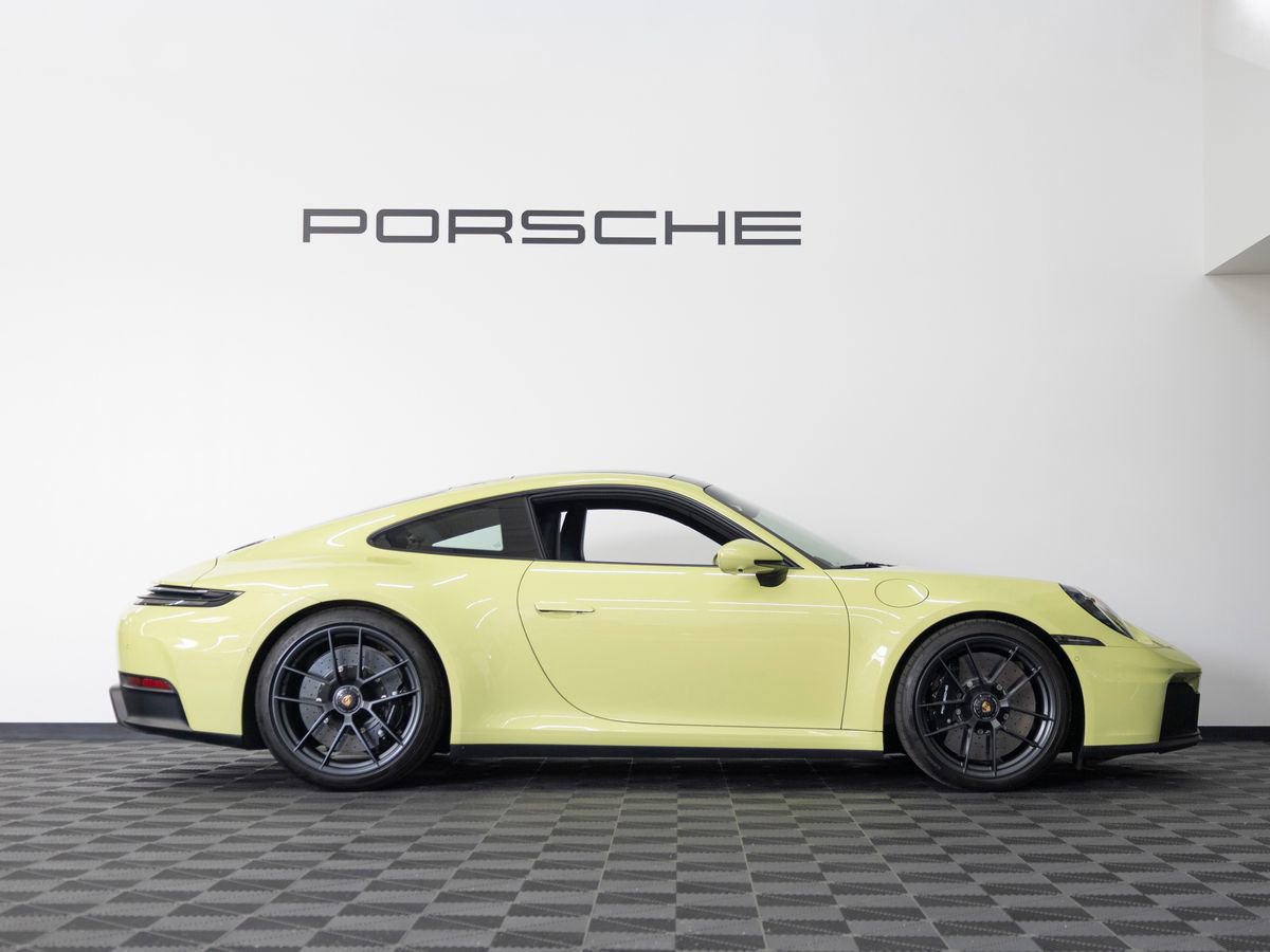 Certified 2025 Porsche 911 Carrera GTS image 8