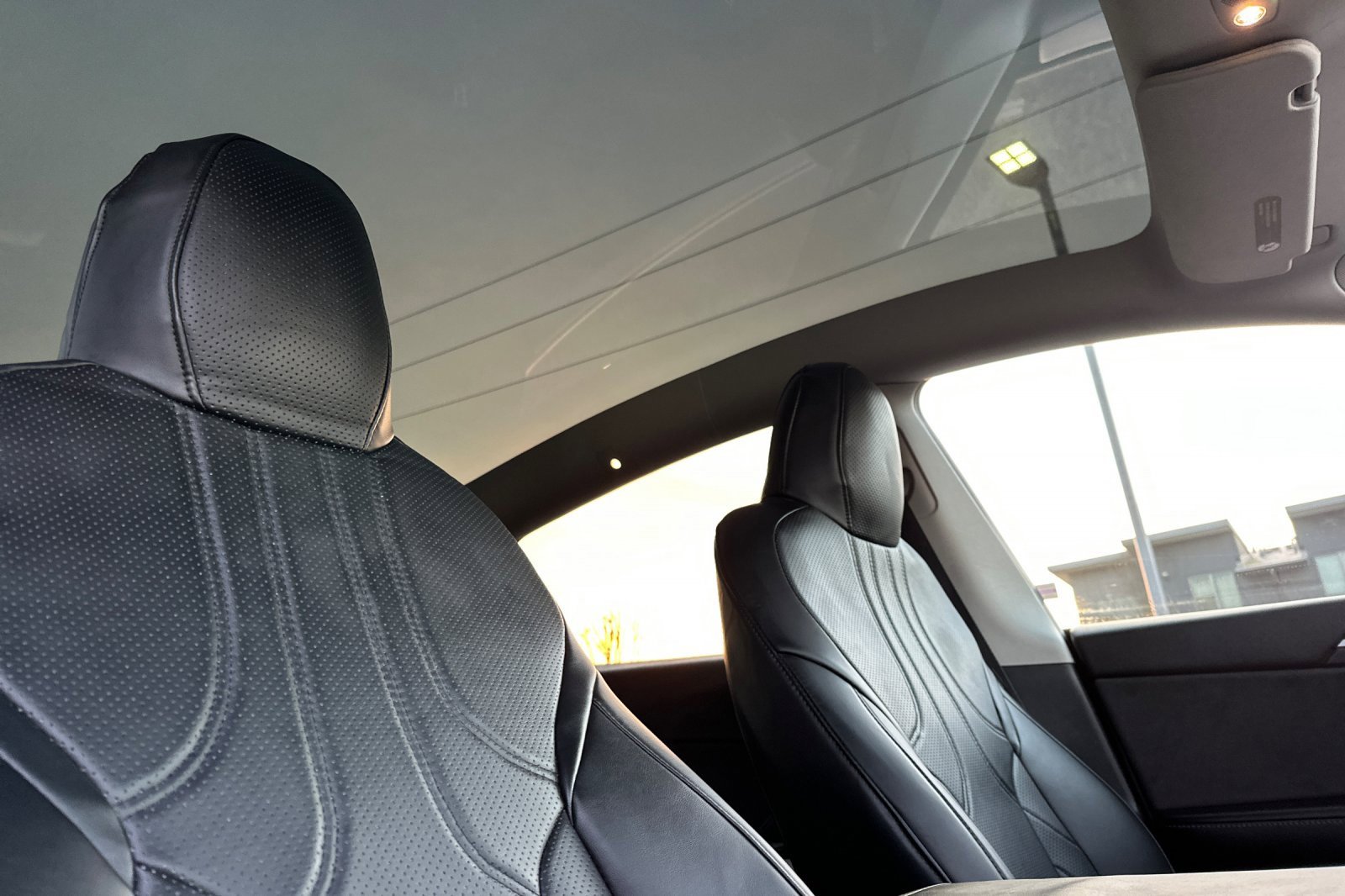 Used 2023 Tesla Model Y Long Range image 18