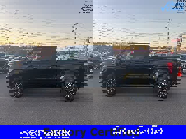 Certified 2022 GMC Sierra 1500 AT4 w/ AT4 Premium Package image 5