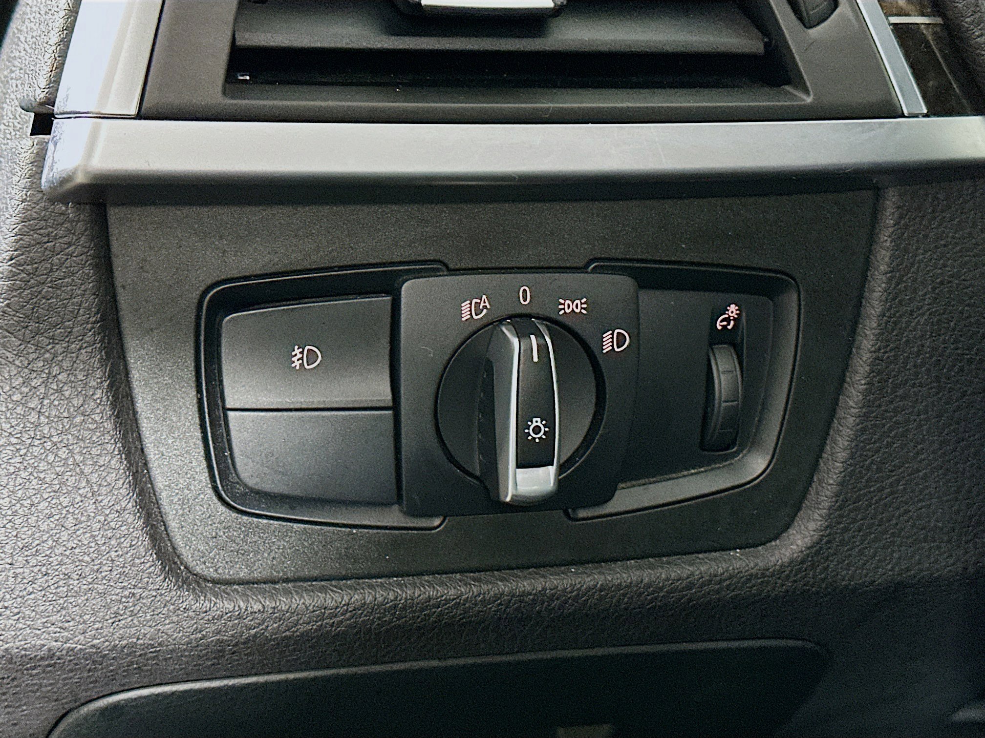 Used 2017 BMW 340i xDrive Sedan image 16