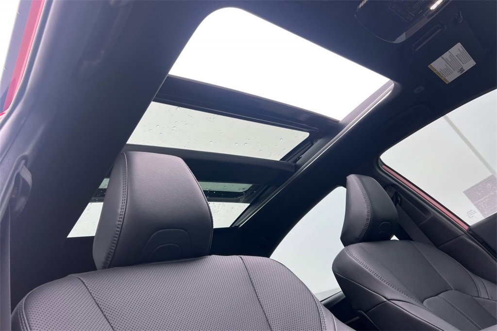 Used 2025 Toyota Camry XSE image 18