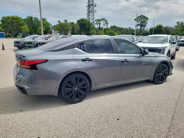 Certified 2022 Nissan Altima 2.5 SR w/ Midnight Edition Package FWD image 2