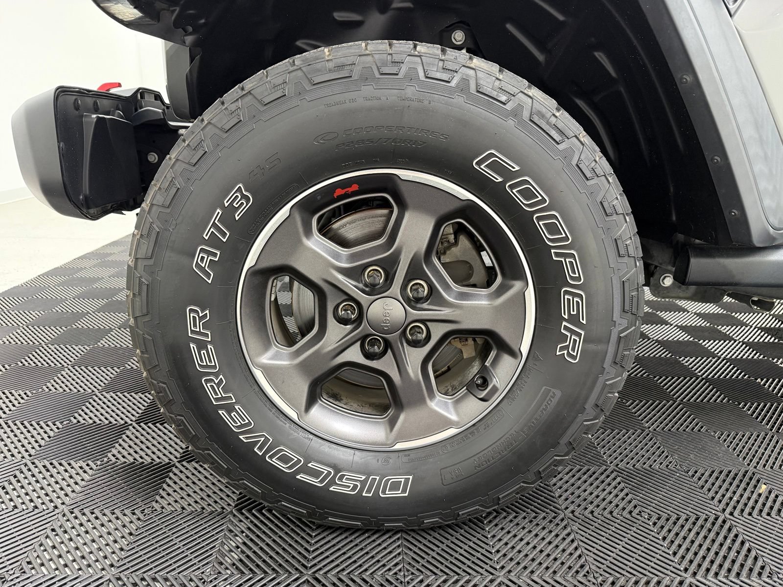 Used 2021 Jeep Gladiator Rubicon w/ Trailer Tow Package AWD/4WD image 11