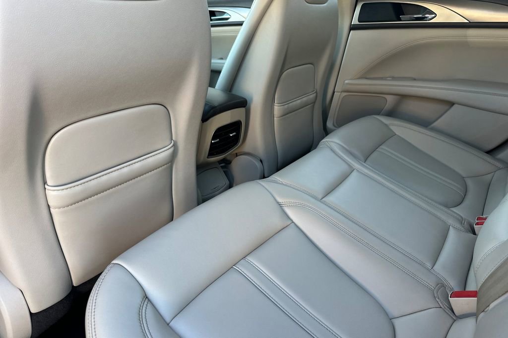 Used 2018 Lincoln MKZ Premiere image 14