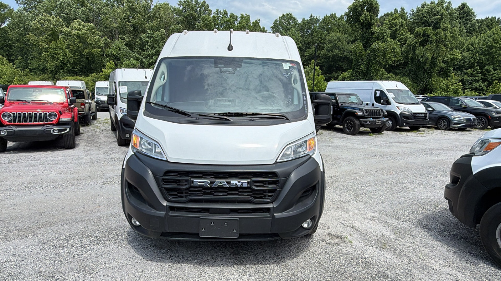 Used 2024 RAM ProMaster 2500 w/ Convenience Group FWD image 3