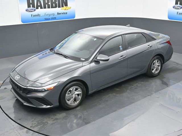Used 2025 Hyundai Elantra SE image 22