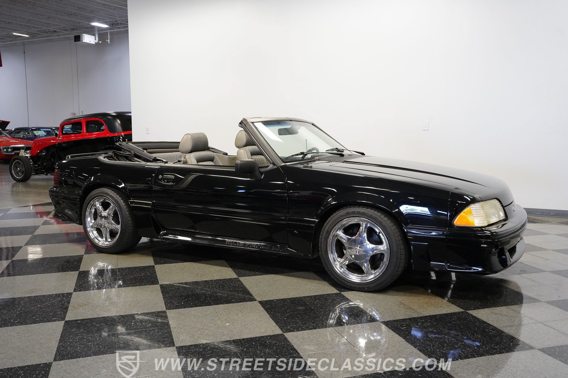 Used 1989 Ford Mustang GT RWD image 16