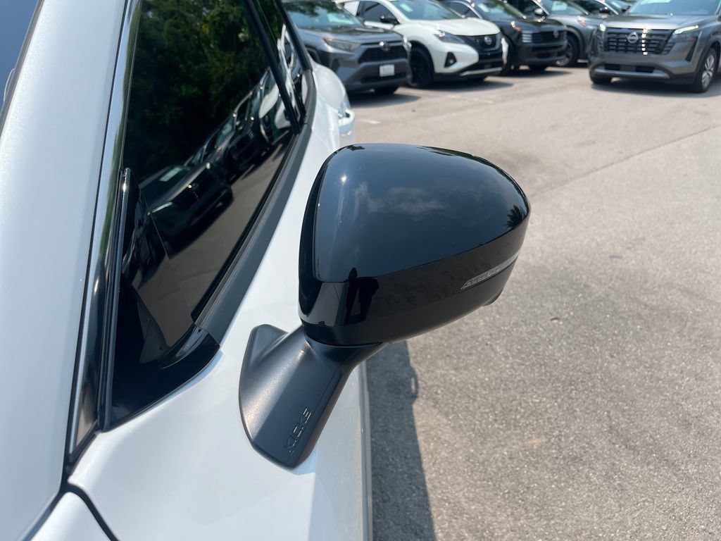 Certified 2026 Nissan Kicks SR FWD image 33