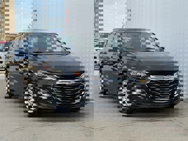 Used 2023 Chevrolet Malibu LT image 2