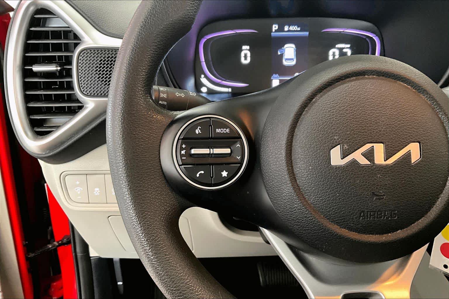 Used 2023 Kia Soul LX w/ LX Technology Package FWD image 21