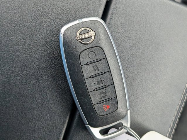 Used 2025 Nissan Rogue SV image 29