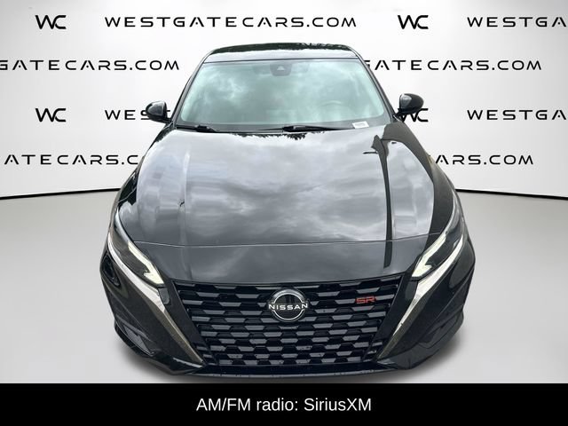 Used 2023 Nissan Altima 2.5 SR FWD image 2