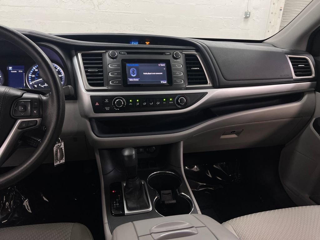 Used 2018 Toyota Highlander LE image 20
