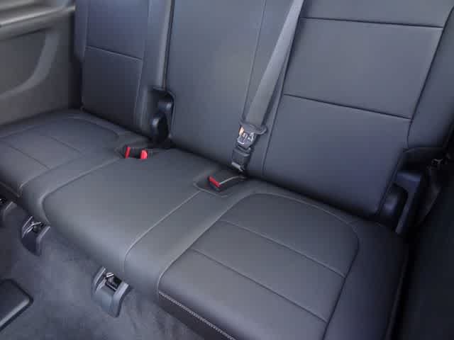 Used 2023 Chevrolet Traverse LT w/ LT Premium Package AWD/4WD image 9