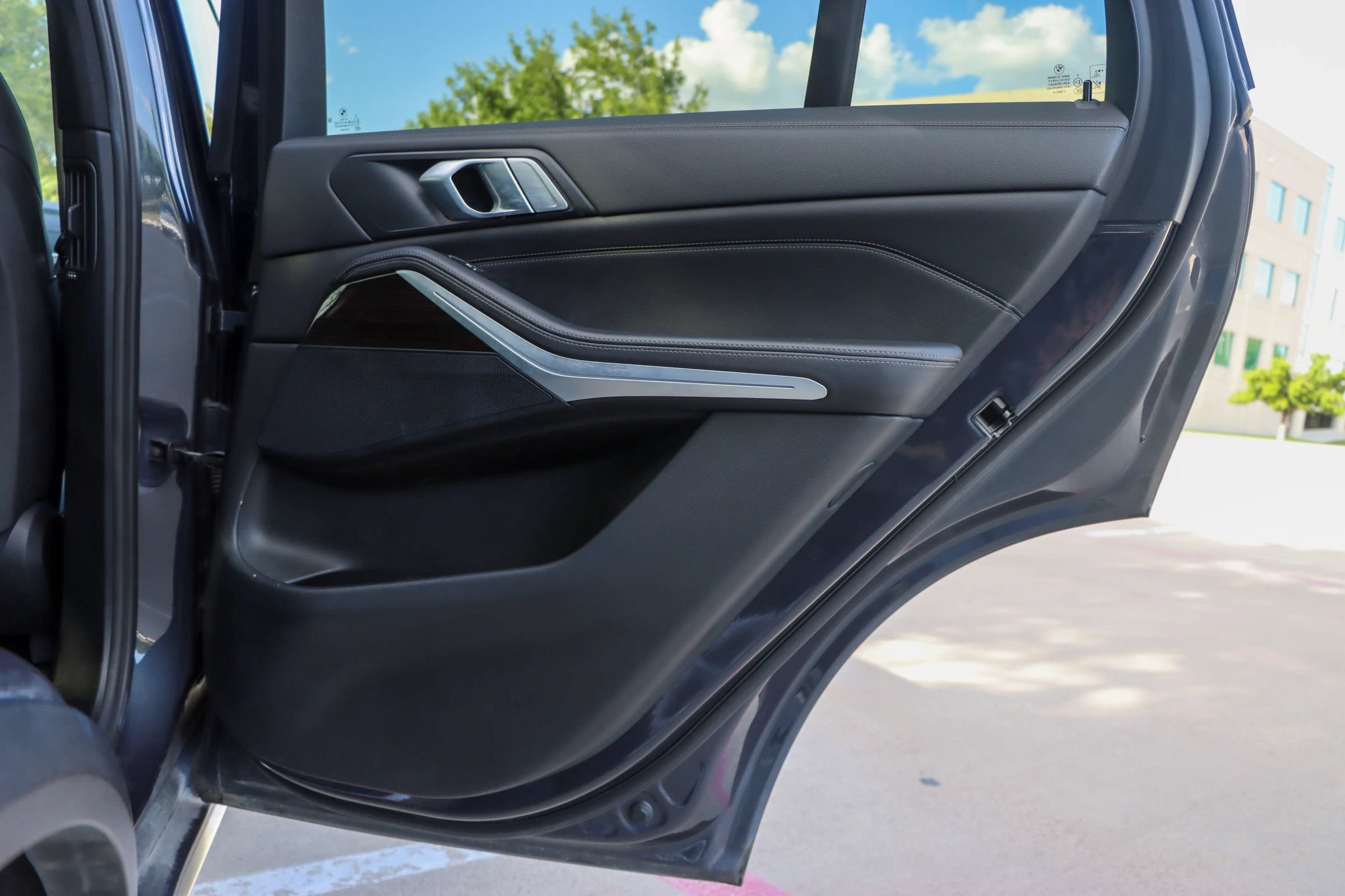 Used 2020 BMW X5 xDrive40i AWD/4WD image 11