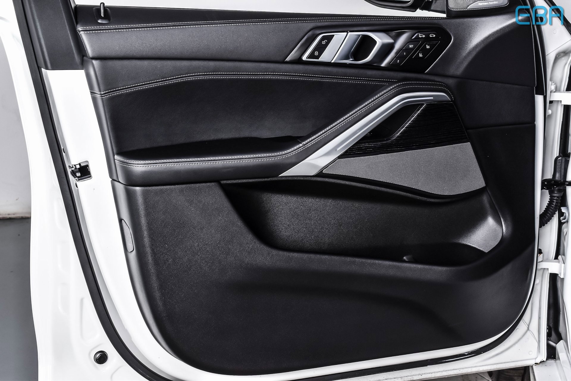 Used 2025 BMW X6 xDrive40i w/ Executive Package image 15