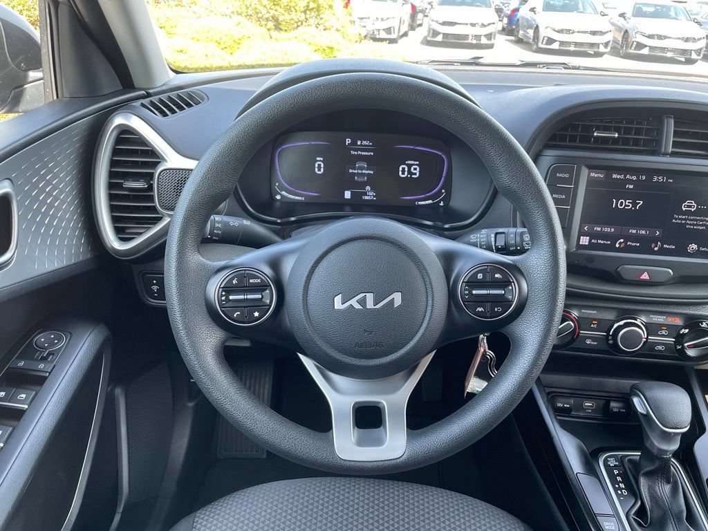 Certified 2025 Kia Soul LX w/ LX Technology Package FWD image 14