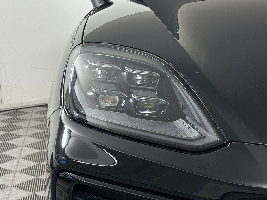 Certified 2026 Porsche Cayenne AWD/4WD image 11