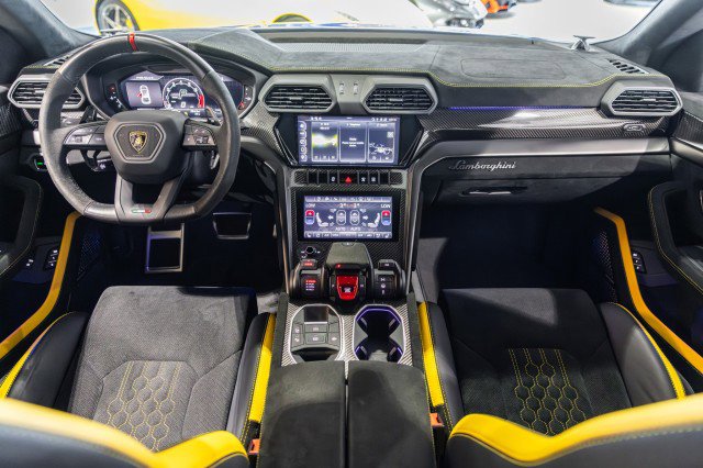 Used 2024 Lamborghini Urus Performante AWD/4WD image 51