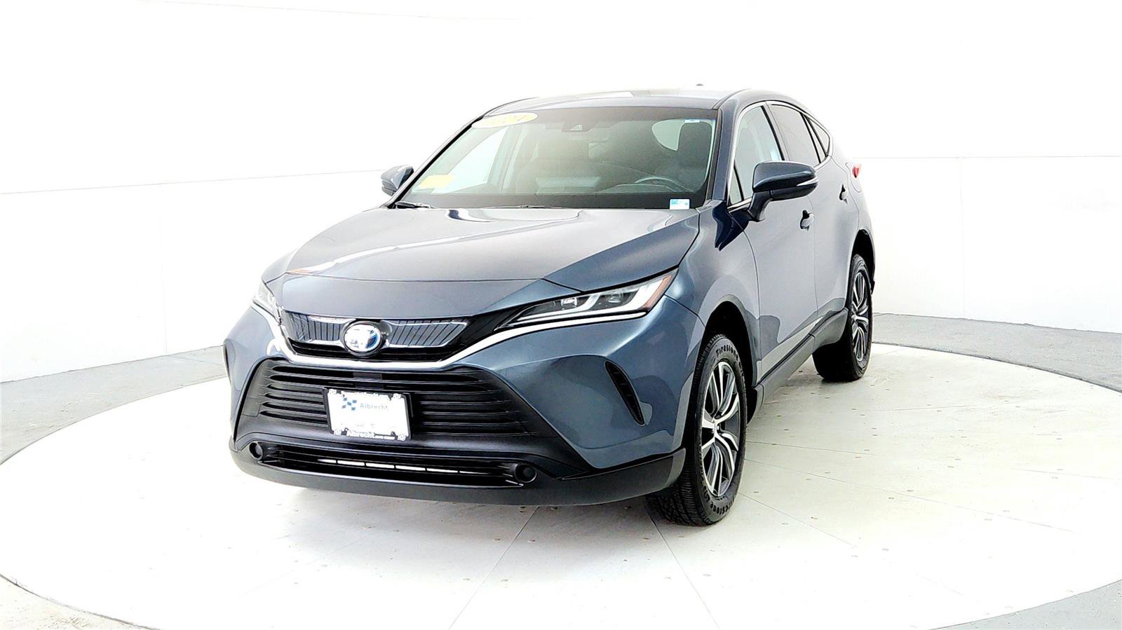 Certified 2024 Toyota Venza LE image 2