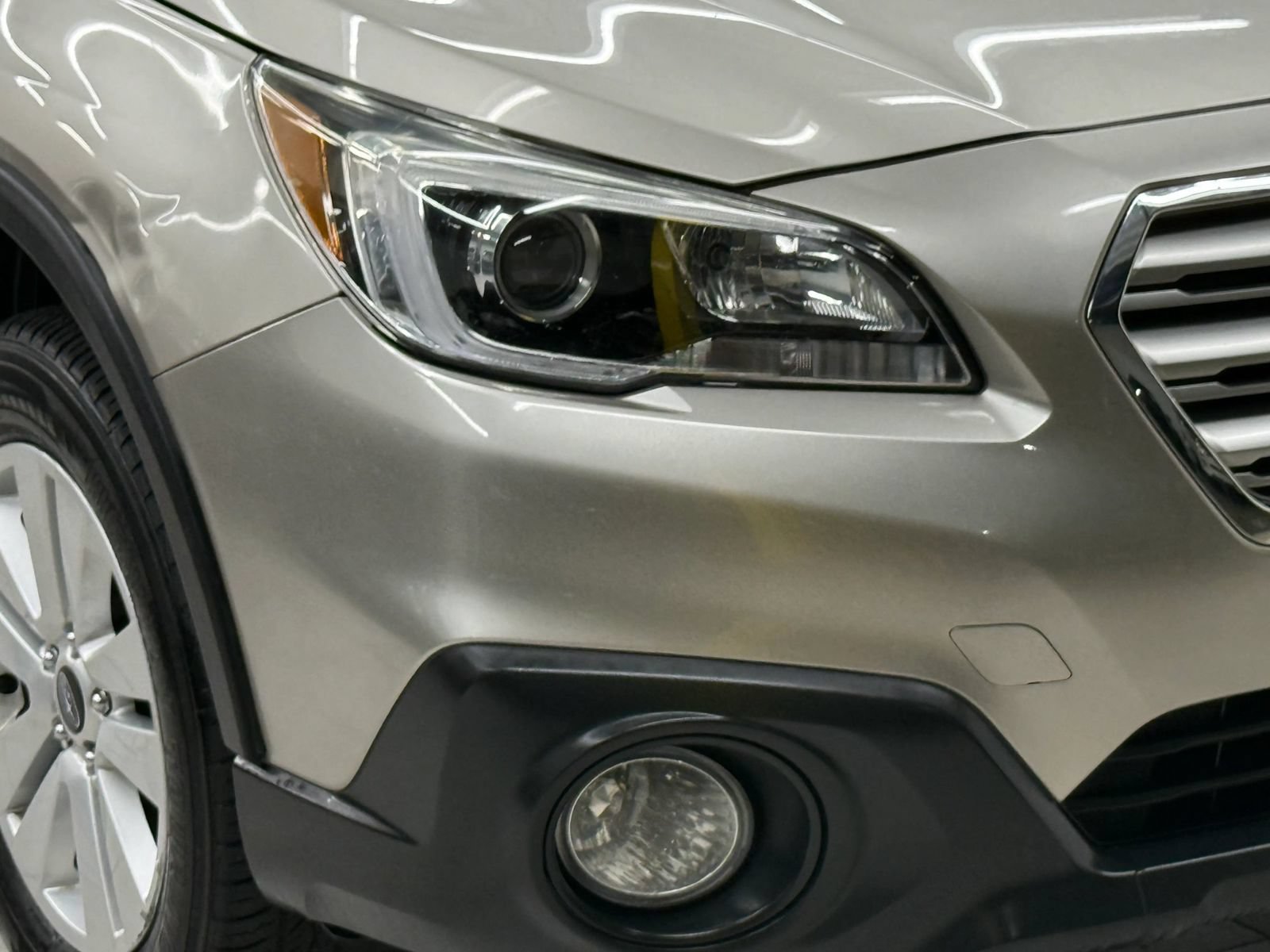 Used 2017 Subaru Outback 2.5i Premium AWD/4WD image 6