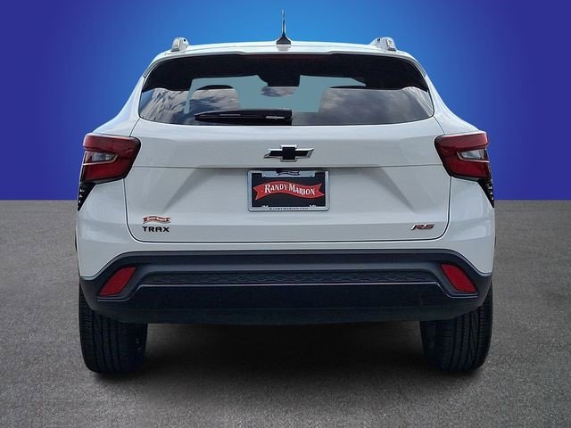 Certified 2025 Chevrolet Trax RS w/ Sunroof Package FWD image 6
