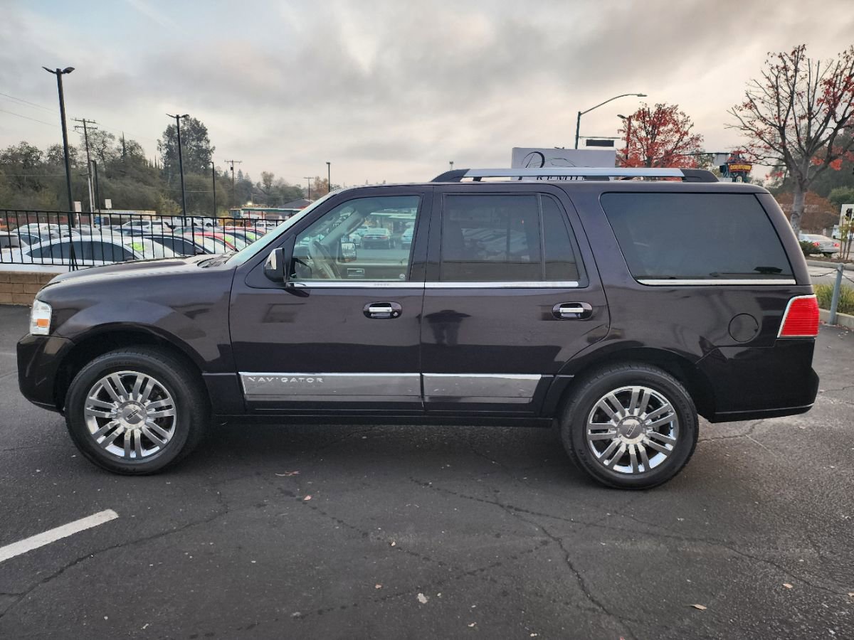 Used 2007 Lincoln Navigator Ultimate image 2