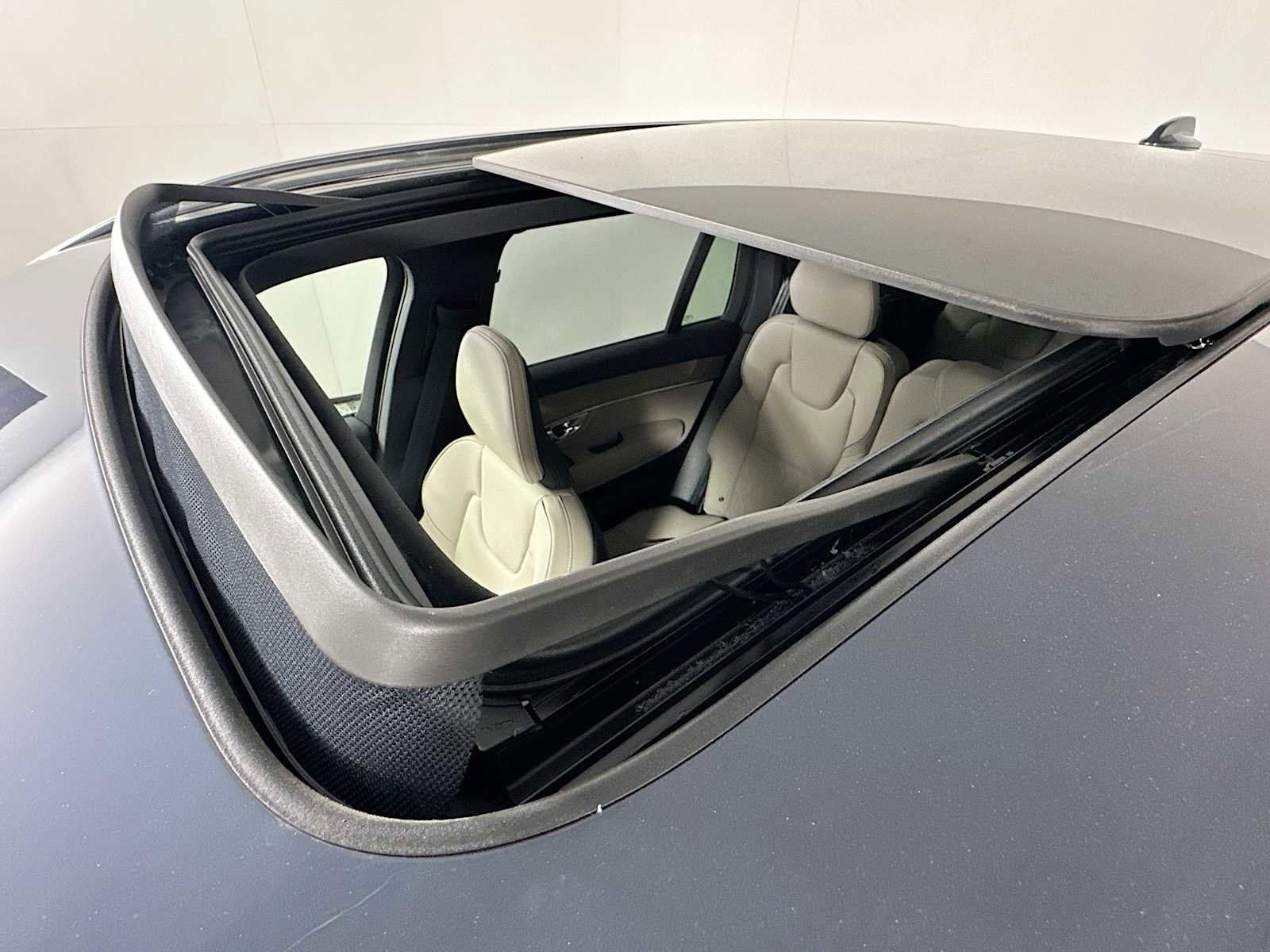New 2026 Volvo XC90 T8 Plus image 20