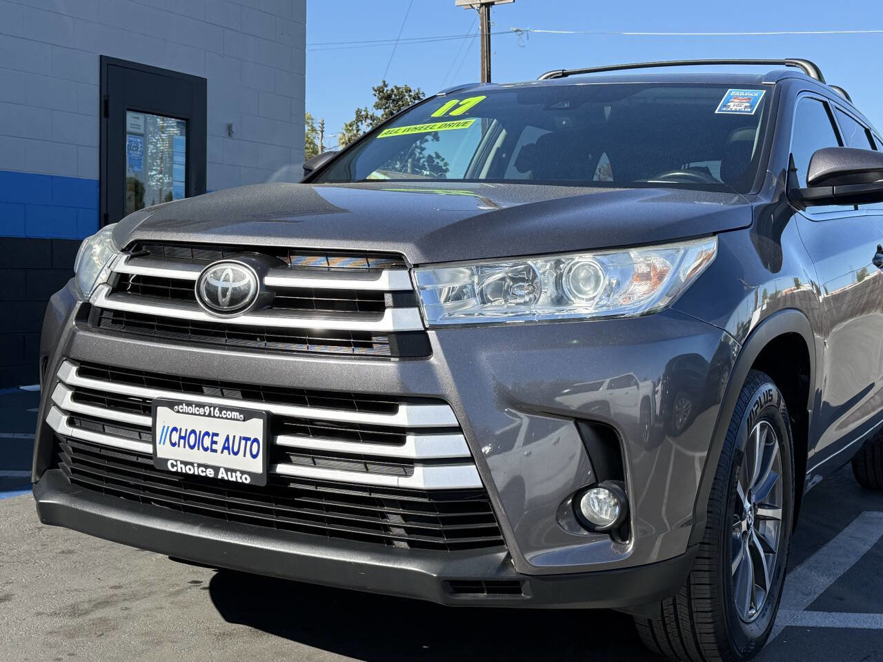 Used 2017 Toyota Highlander XLE image 25